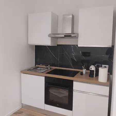 Centrale-a Pochi Passi Dalla Stazione Apartamento
